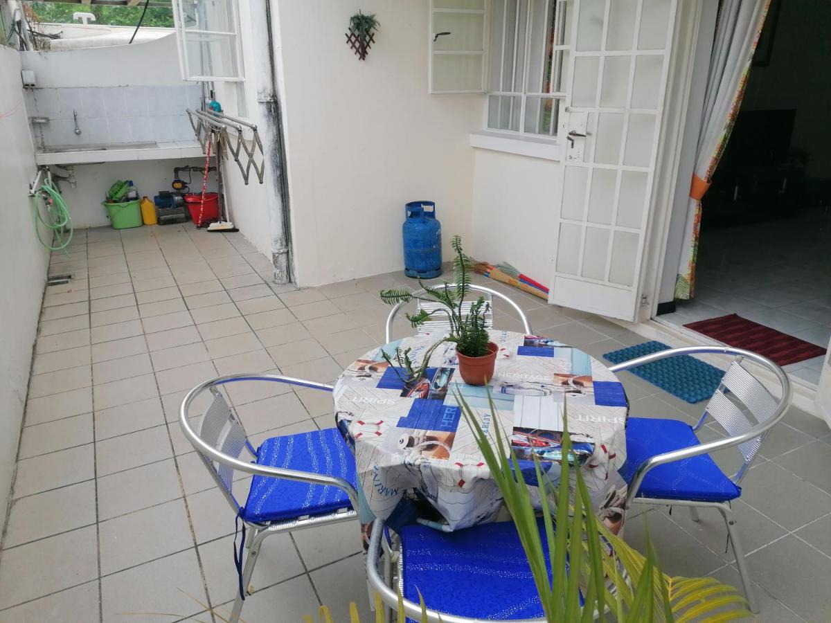 Les Camelias Ground Floor Appartamento Flic-en-Flacq